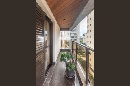 Apartamento à venda com 350m², 4 quartos e 4 vagasVaranda da Suíte 1