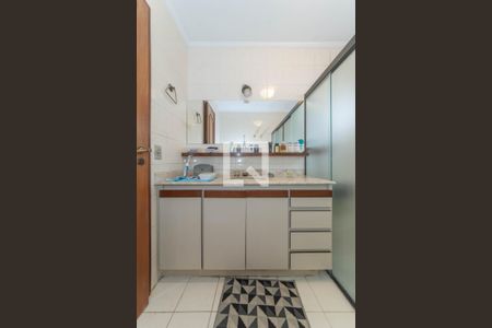 Apartamento à venda com 350m², 4 quartos e 4 vagasBanheiro da Suíte 3