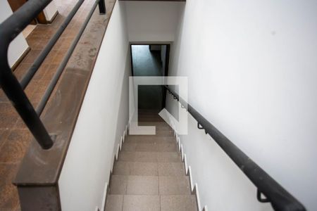 Casa à venda com 288m², 4 quartos e 2 vagasEscada