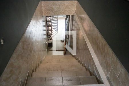 Casa à venda com 288m², 4 quartos e 2 vagasEscada