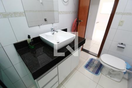 Casa para alugar com 360m², 3 quartos e 3 vagasBanheiro Social