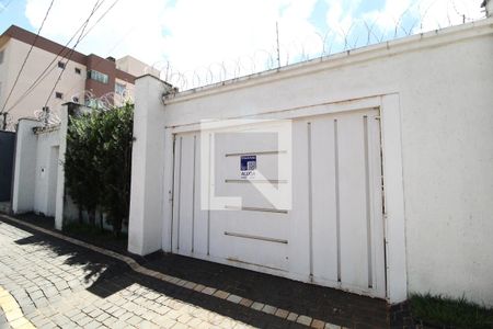Casa para alugar com 360m², 3 quartos e 3 vagasFachada