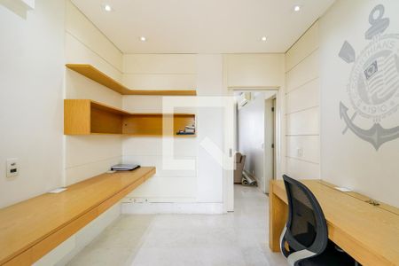 Apartamento à venda com 234m², 3 quartos e 4 vagasQuarto