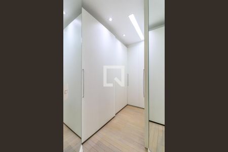 Apartamento à venda com 234m², 3 quartos e 4 vagasCloset 1 da Suíte 1