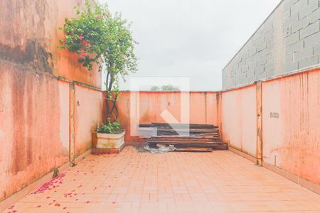 Casa de condomínio à venda com 125m², 3 quartos e 2 vagasQuintal