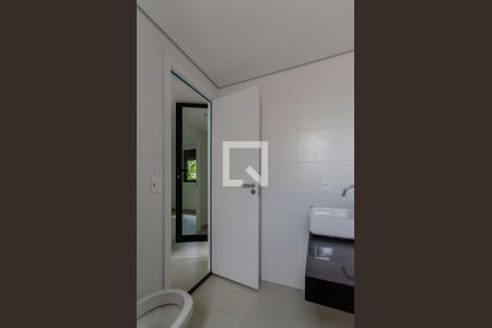 Casa de condomínio à venda com 170m², 2 quartos e 2 vagasBanheiro Social