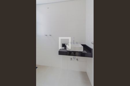 Casa de condomínio à venda com 170m², 2 quartos e 2 vagasBanheiro da Suíte