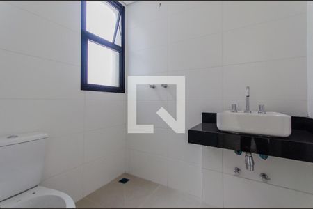 Casa de condomínio à venda com 170m², 2 quartos e 2 vagasBanheiro da Suíte