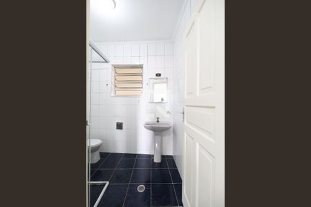 Casa para alugar com 350m², 3 quartos e 2 vagasBanheiro 1