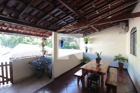 Casa à venda com 200m², 2 quartos e 3 vagasVaranda