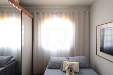 Casa à venda com 200m², 2 quartos e 3 vagasQuarto 2