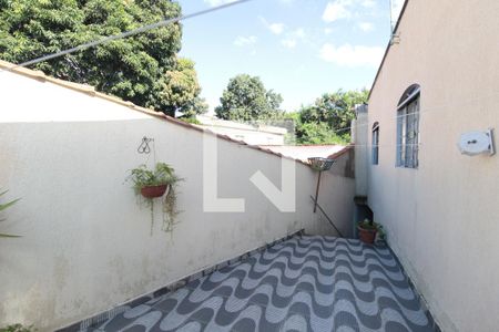 Casa à venda com 200m², 2 quartos e 3 vagasQuintal