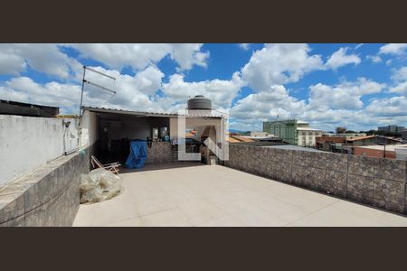 Área Externa de casa para alugar com 2 quartos, 80m² em Vila Ursulina, Itaquaquecetuba
