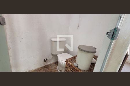 Casa para alugar com 80m², 2 quartos e 1 vaga Casa para alugar com 80m², 2 quartos e 1 vagaBanheiro de Serviço