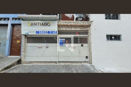 Fachada de casa para alugar com 2 quartos, 80m² em Vila Ursulina, Itaquaquecetuba