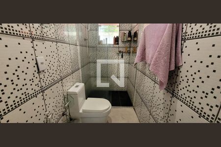 Casa para alugar com 80m², 2 quartos e 1 vaga Casa para alugar com 80m², 2 quartos e 1 vagaBanheiro da Suíte