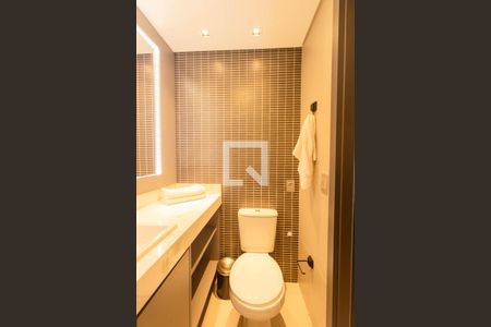 Banheiro Social de kitnet/studio para alugar com 1 quarto, 28m² em Rebouças, Curitiba