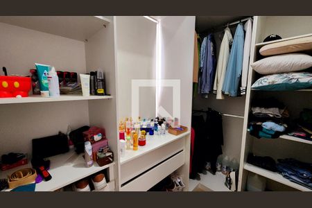 Casa à venda com 330m², 3 quartos e 3 vagas Casa à venda com 330m², 3 quartos e 3 vagasCloset da suíte