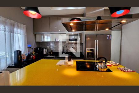 Casa à venda com 330m², 3 quartos e 3 vagas Casa à venda com 330m², 3 quartos e 3 vagasCozinha