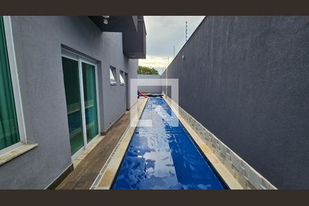 Casa à venda com 330m², 3 quartos e 3 vagas Casa à venda com 330m², 3 quartos e 3 vagasPiscina