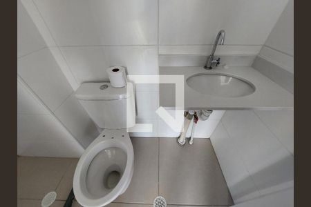 Apartamento para alugar com 38m², 2 quartos e sem vaga Apartamento para alugar com 38m², 2 quartos e sem vagaBanheiro