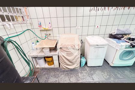 Casa à venda com 150m², 3 quartos e 2 vagasÁrea de Serviço