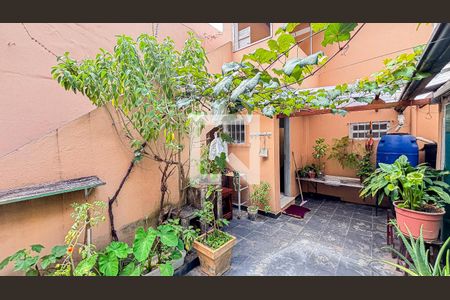 Casa à venda com 150m², 3 quartos e 2 vagasQuintal