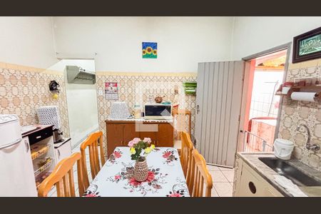 Casa à venda com 150m², 3 quartos e 2 vagasCozinha