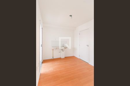 Sala/Cozinha de apartamento para alugar com 2 quartos, 28m² em Vila das Belezas, São Paulo