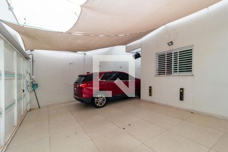 Casa à venda com 295m², 4 quartos e 4 vagasGaragem