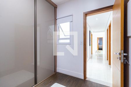 Casa à venda com 295m², 4 quartos e 4 vagasCloset - Suíte 2