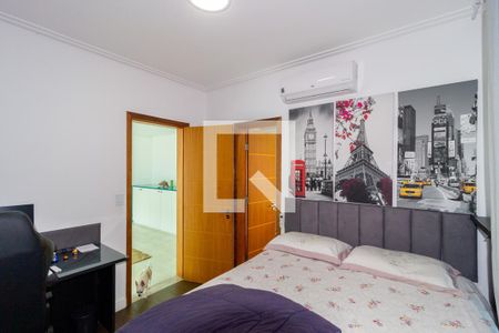 Casa à venda com 295m², 4 quartos e 4 vagasSuíte 1