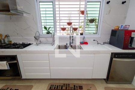 Casa à venda com 295m², 4 quartos e 4 vagasDetalhe - Cozinha