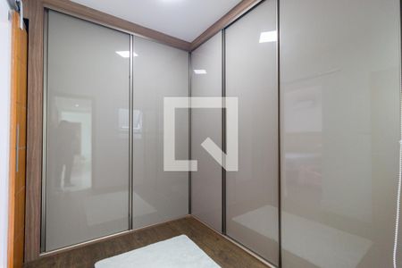 Casa à venda com 295m², 4 quartos e 4 vagasCloset - Suíte 2