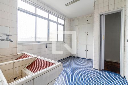 Apartamento para alugar com 141m², 3 quartos e 1 vagaÁrea de Serviço