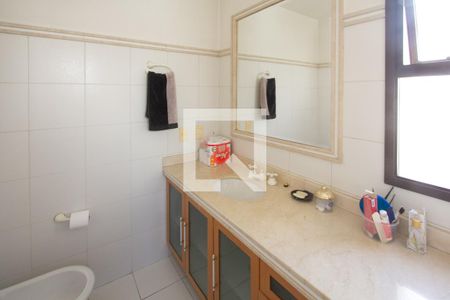 Apartamento para alugar com 421m², 2 quartos e 4 vagas Apartamento para alugar com 421m², 2 quartos e 4 vagasBanheiro da Suíte 2