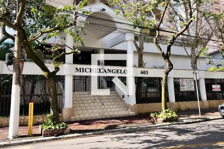 Apartamento para alugar com 421m², 2 quartos e 4 vagas Apartamento para alugar com 421m², 2 quartos e 4 vagasFachada