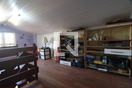 Casa à venda com 119m², 3 quartos e 3 vagasSotão