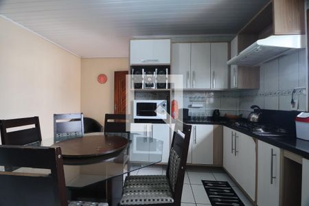 Casa à venda com 119m², 3 quartos e 3 vagasCozinha 