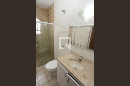 Casa à venda com 170m², 2 quartos e 1 vagaBanheiro