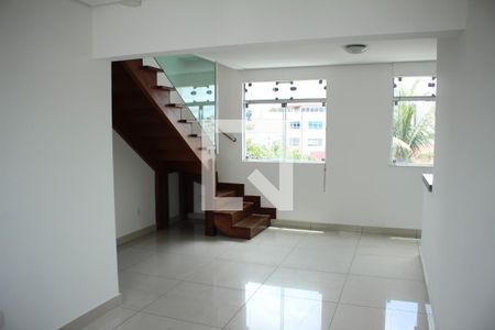 Sala 1 de apartamento para alugar com 3 quartos, 200m² em Eldorado, Contagem