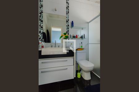 Casa à venda com 122m², 3 quartos e 3 vagasBanheiro da Suíte 2