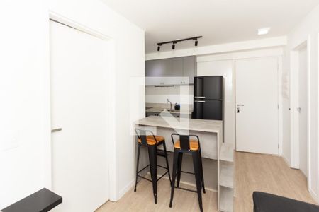 Sala/Cozinha de apartamento para alugar com 2 quartos, 33m² em Indianópolis, São Paulo
