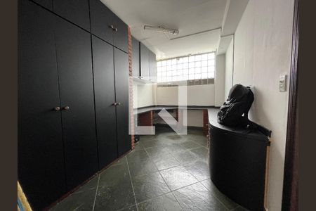 Casa para alugar com 186m², 3 quartos e 4 vagasEscritório