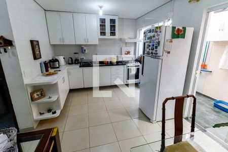Casa para alugar com 83m², 2 quartos e 2 vagas Casa para alugar com 83m², 2 quartos e 2 vagasCozinha - Armários