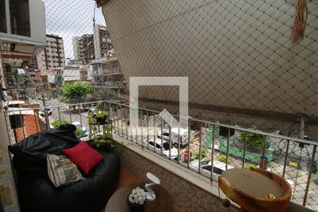 Apartamento à venda com 75m², 2 quartos e 1 vagaVaranda