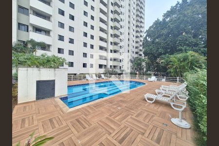 Apartamento para alugar com 65m², 2 quartos e 1 vagaÁrea comum - Piscina