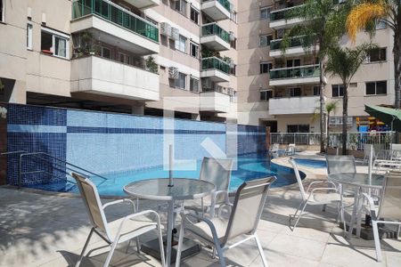 Apartamento à venda com 77m², 3 quartos e 1 vagaÁrea comum - Piscina