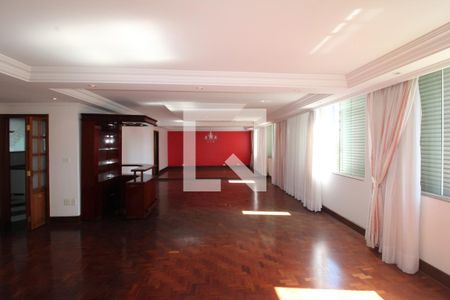Apartamento para alugar com 212m², 3 quartos e 2 vagasSala