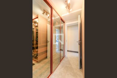 Apartamento à venda com 125m², 3 quartos e 2 vagasCloset da suíte 1